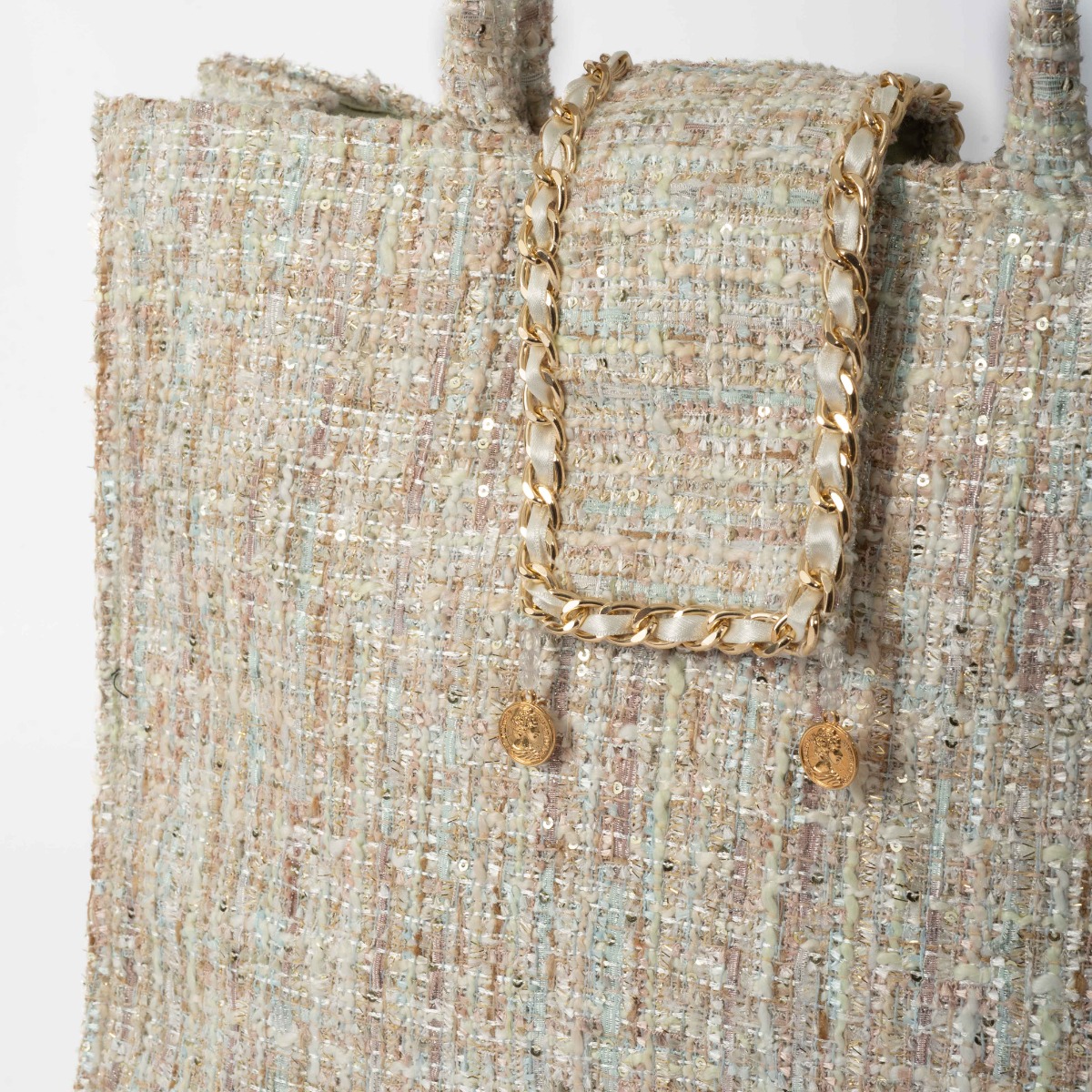 Τσάντα χειρός tweed με χρυσές λεπτομέρειες