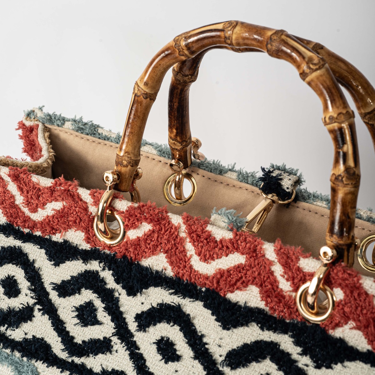 Τσάντα χειρός ζακάρ με χερούλια bamboo