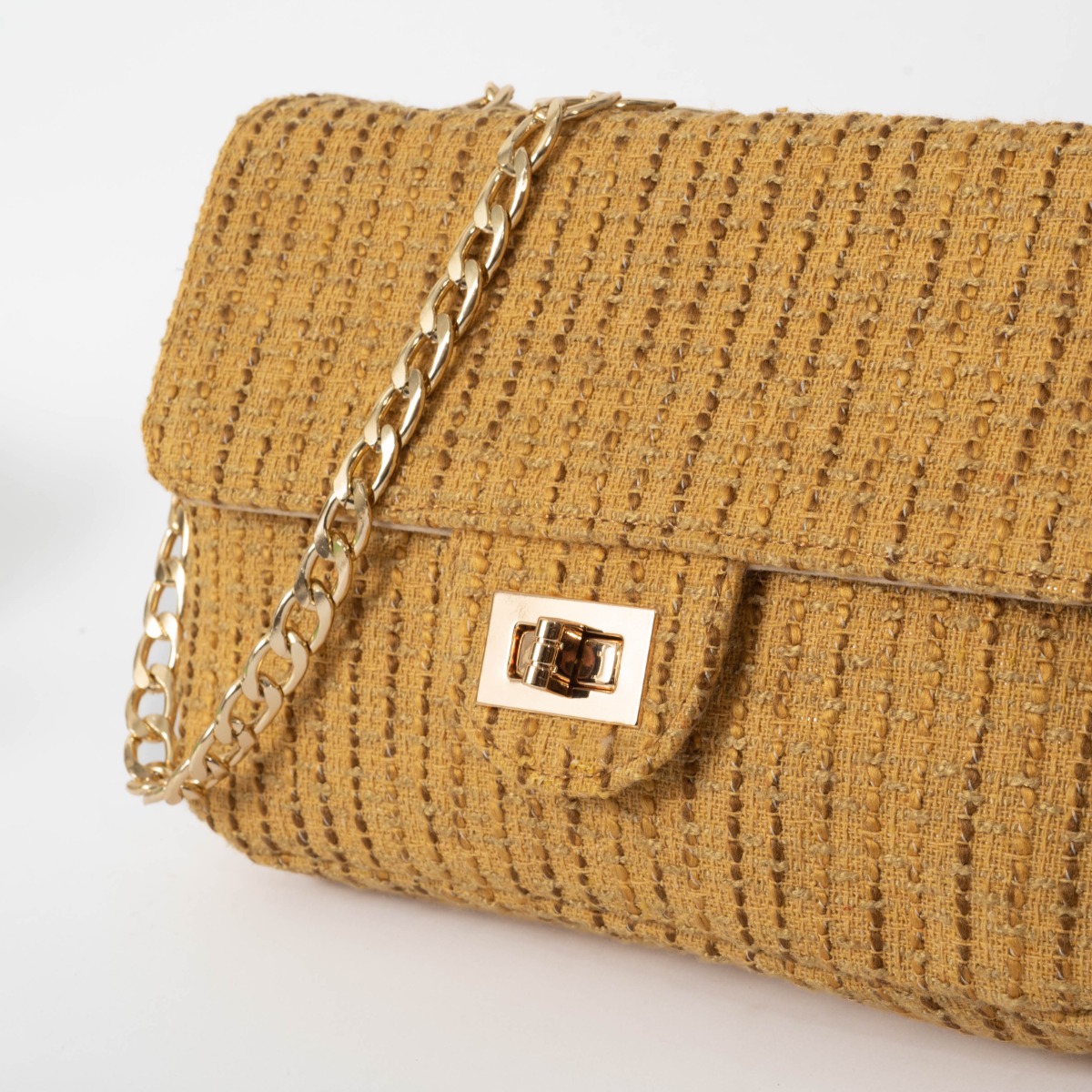 Τσάντα ώμου υφασμάτινη με αλυσίδα