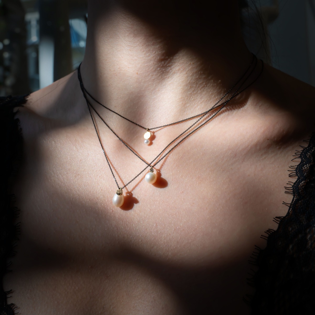 Κολιέ μαργαριτάρι σταγόνα και κύκλος 14Κ με Ζιργκόν.