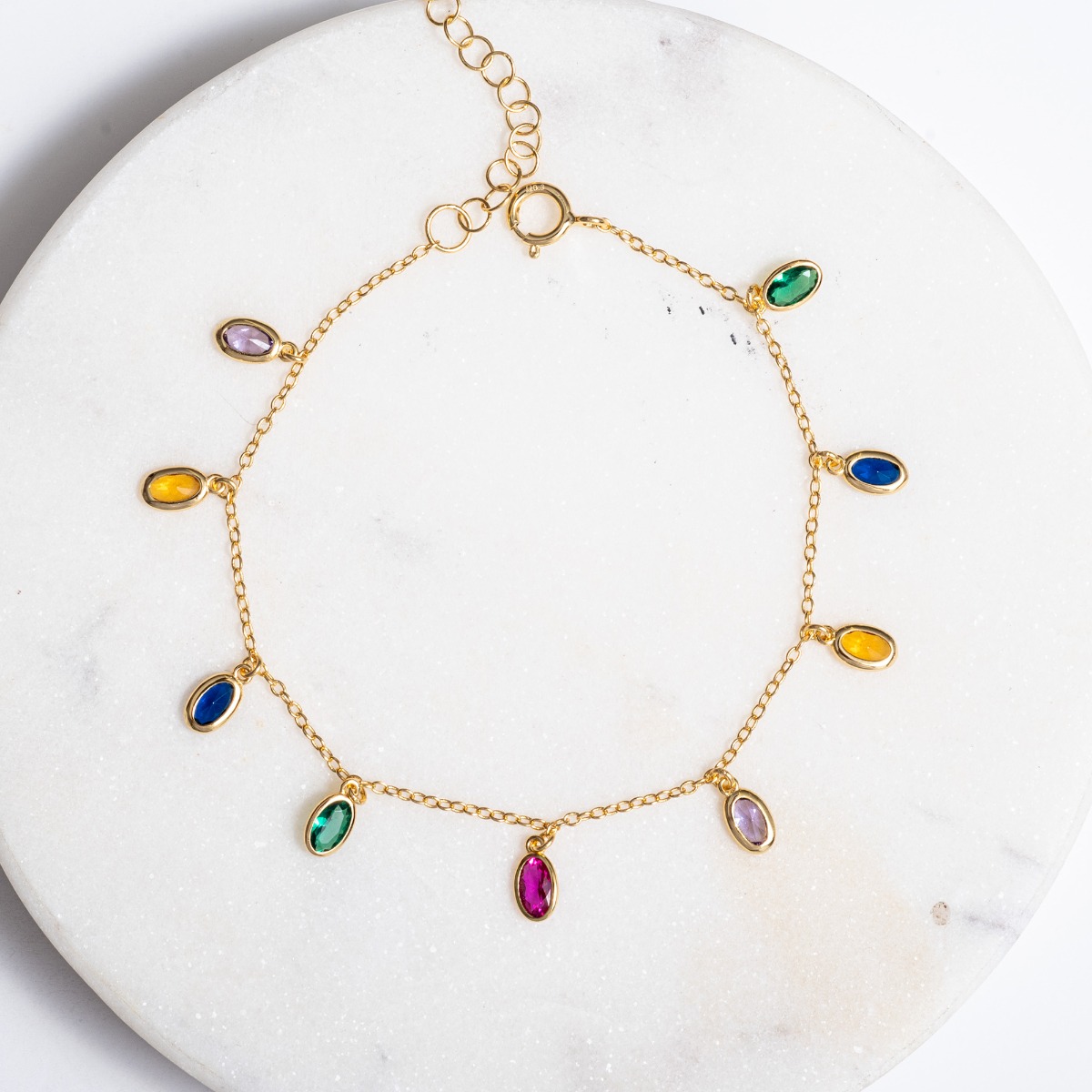 Βραχιόλι με χρωματιστά ζιργκόν.