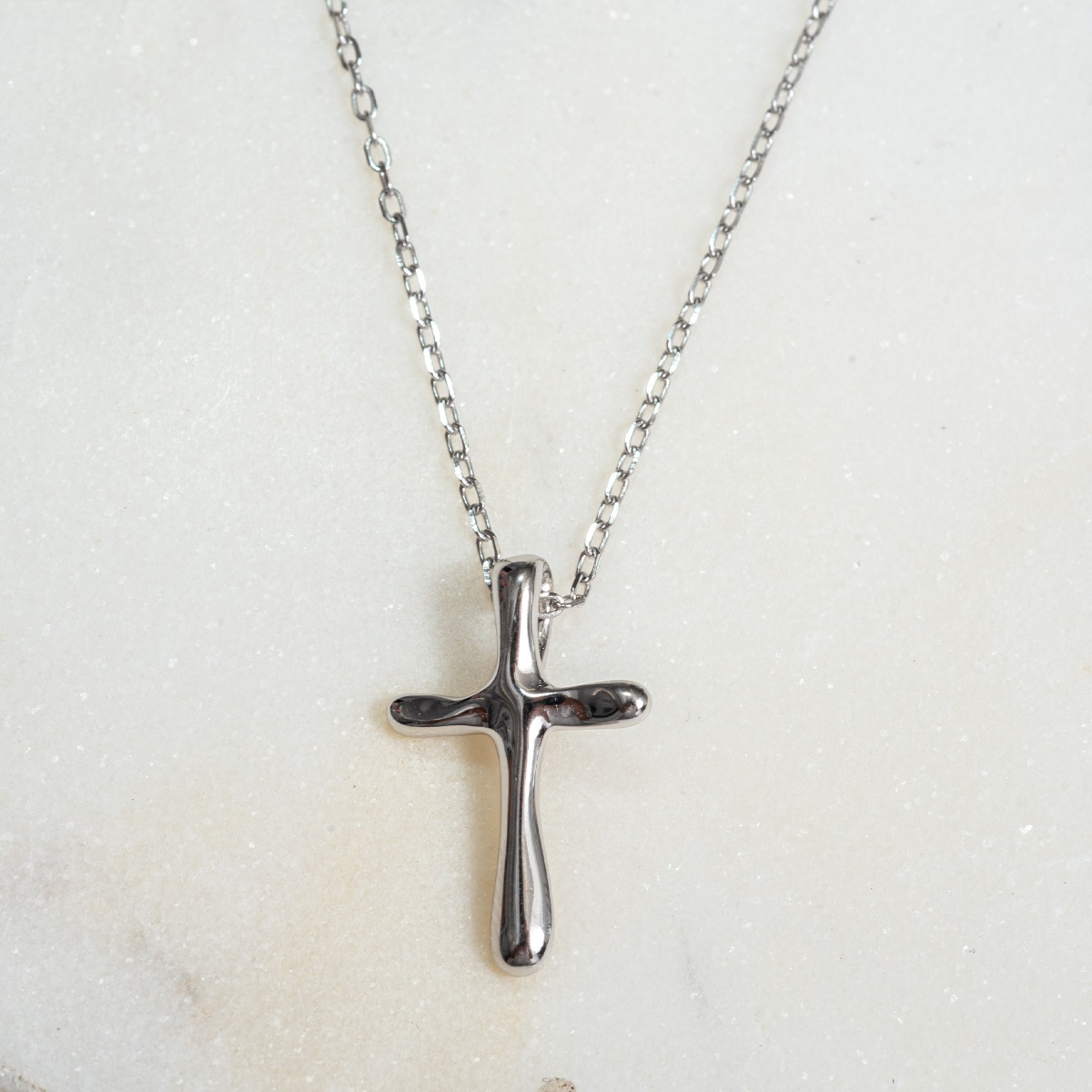 Κολιέ σταυρός ασημένιος.