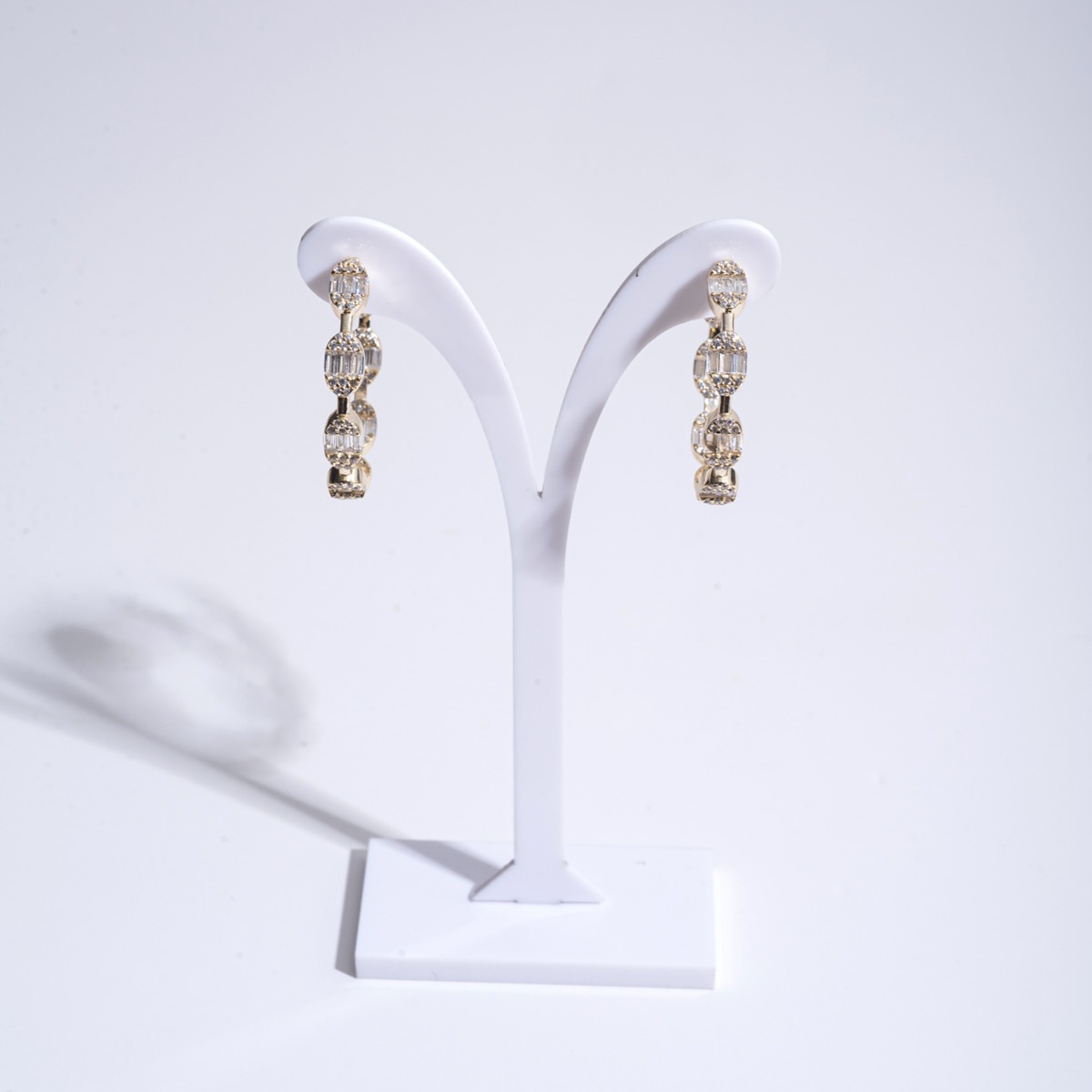 Σκουλαρίκια Κρίκοι με ζιργκόν.