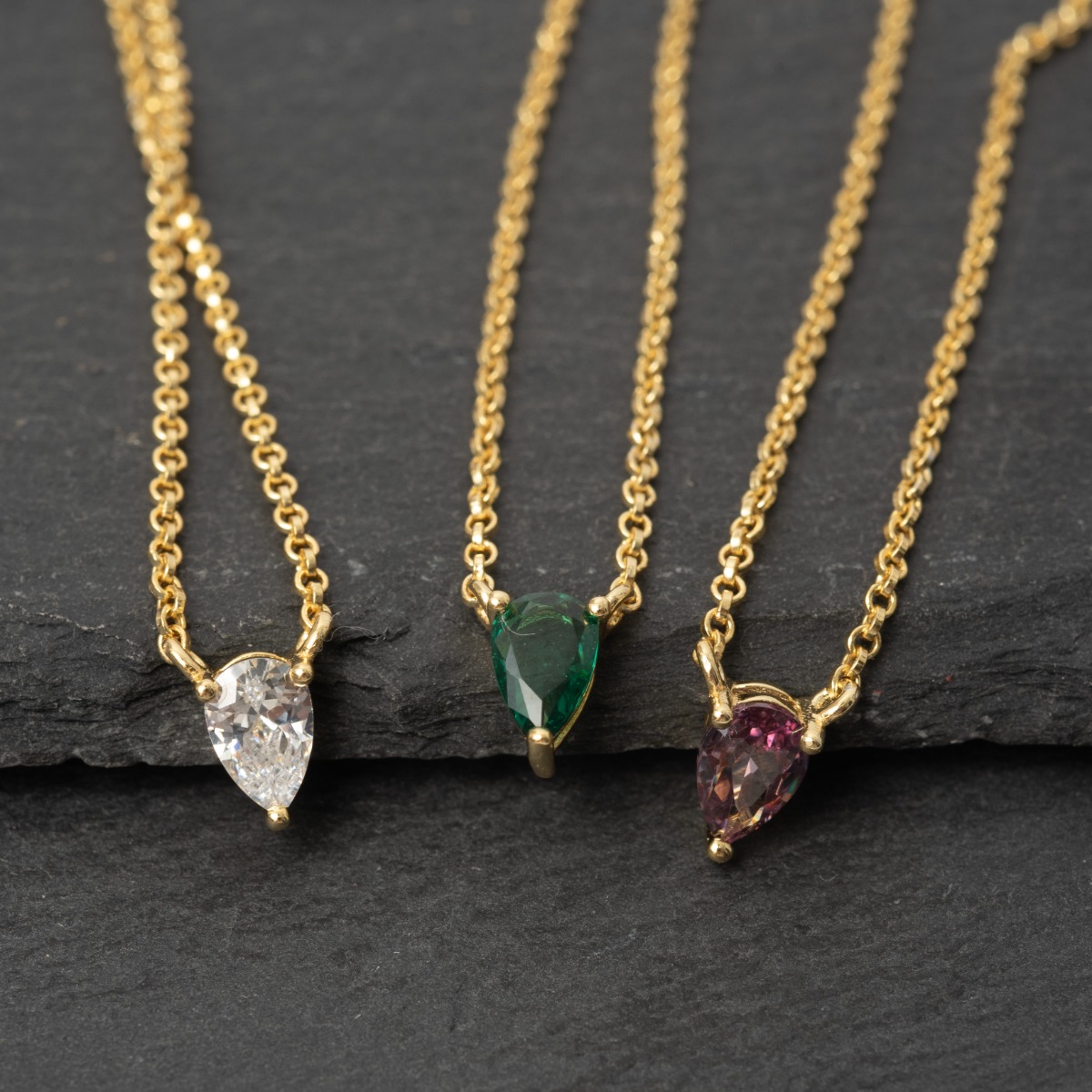 Κολιέ μονόπετρο διάφανο Ζργκόν.