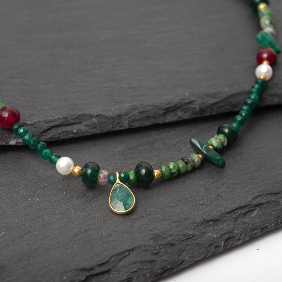 Κολιέ με πέτρες πράσινο Αχάτη .