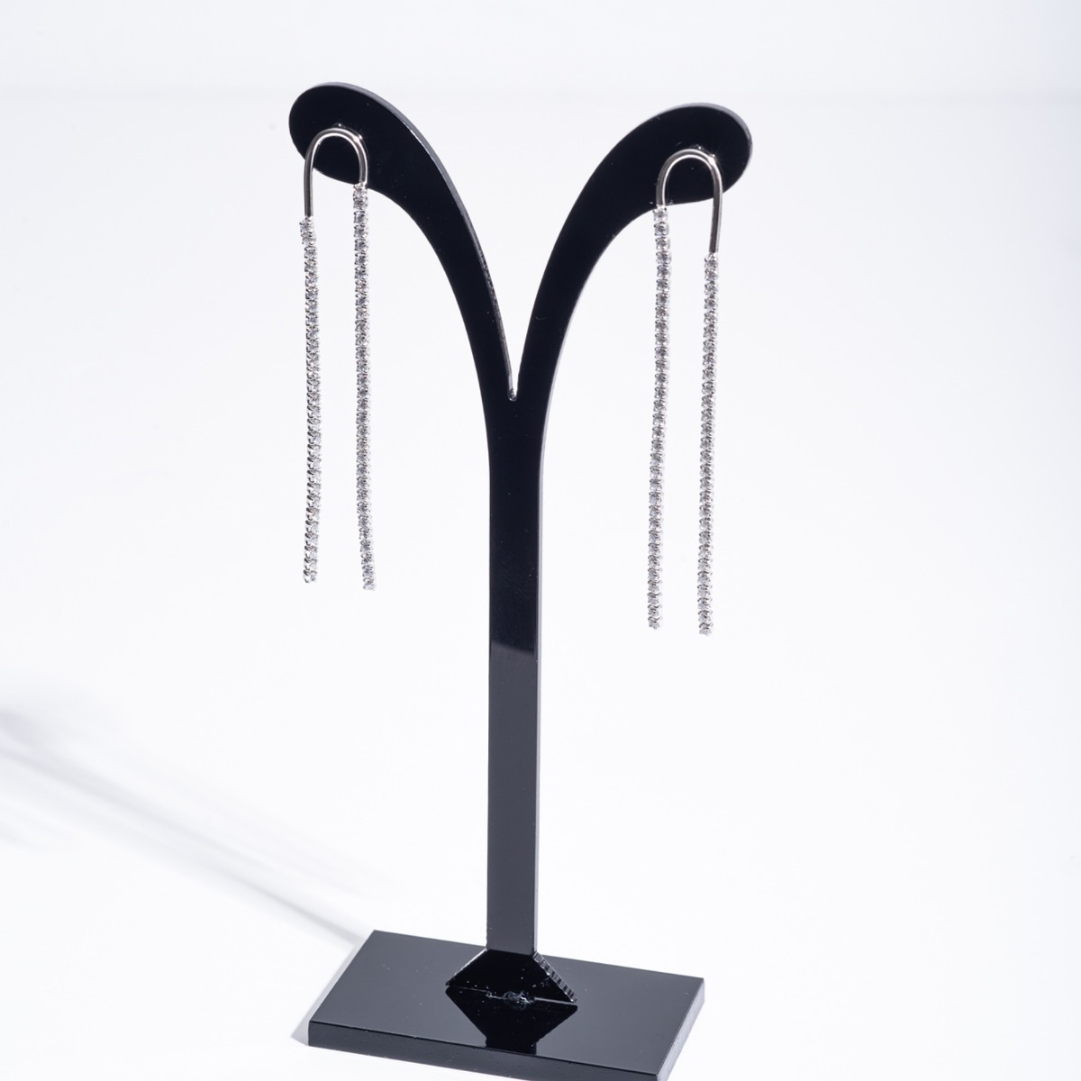 Σκουλαρίκια mε διπλή αλυσίδα από ζιργκόν.